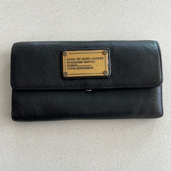 Marc Jacob’s Tri Fold Wallet - Picture 1 of 5